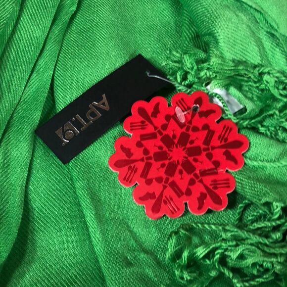 Apt 9 Lime Green 100% Rayon Scarf NWT - Picture 2 of 6